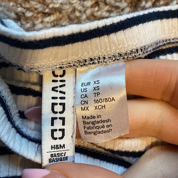 striped crop top - Picture 2 of 3